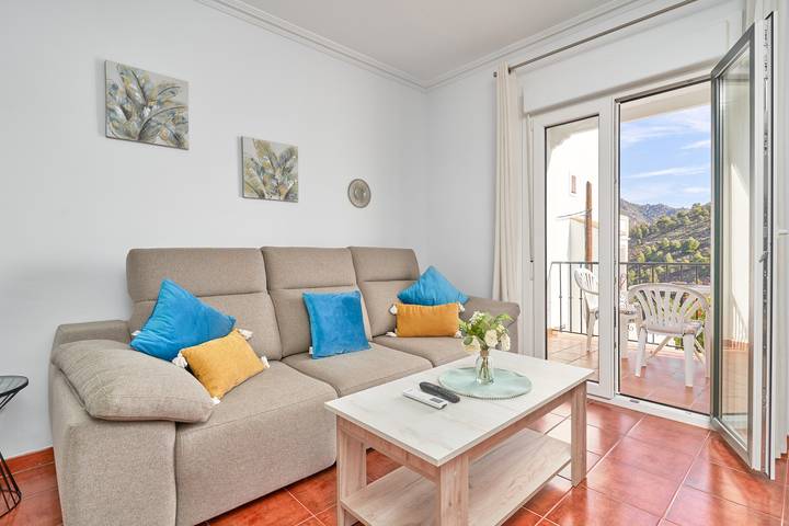 Entire apartment, Apartment "In Balcón de Frigiliana" with Sea View, Shared Pool & Wi-Fi in Frigiliana Road, Frigiliana