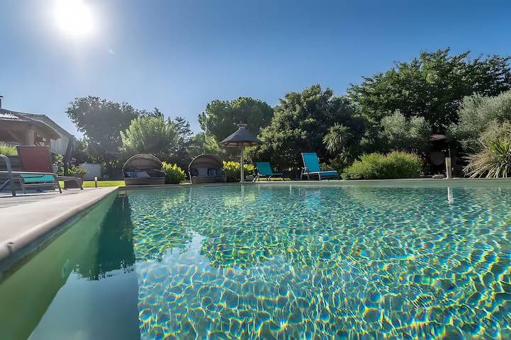 Location de vacances pour 4 personnes, avec Jardin et Piscine à Codognan