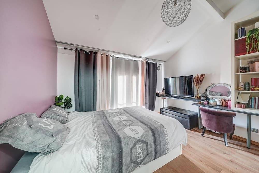 Villa Kozy in Neuilly-Plaisance, Seine-Saint-Denis