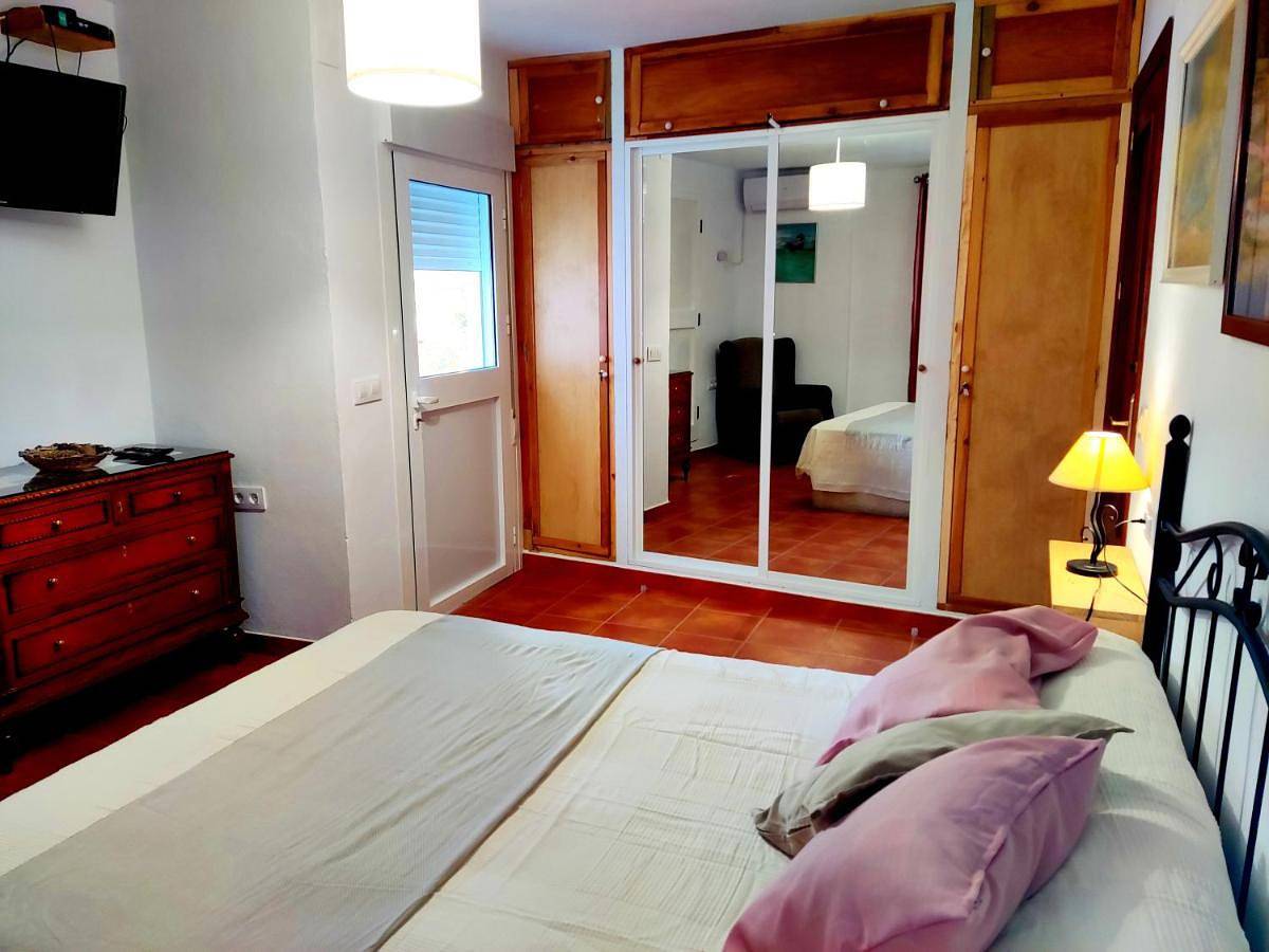 Four-Bedroom House in El Bosque, Pueblos Blancos