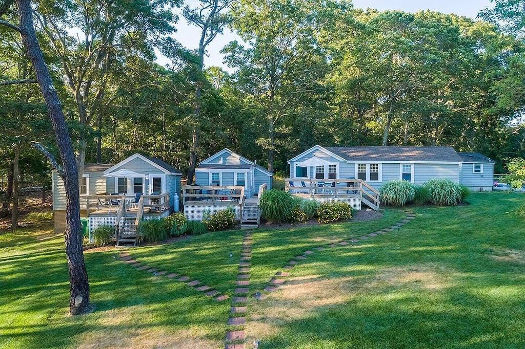 2 Bedroom Hamptons Waterfront Cottage Rental in Hampton Bays, Hamptons