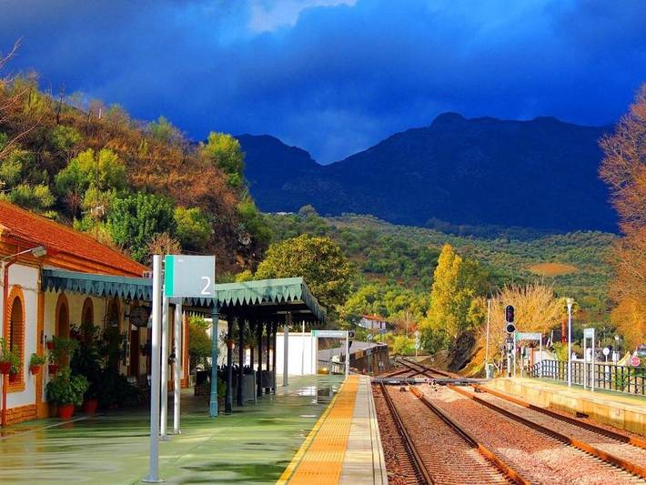 Casa rural para 5 personas, con jardín además de vistas y piscina, Se admiten mascotas en Benalauría - 3