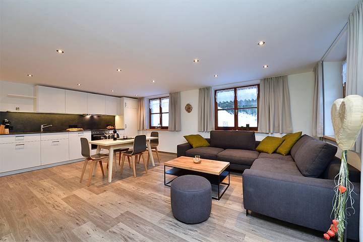 Ferienwohnung für 4 Personen, mit Ausblick und Garten sowie Sauna in Hittisau