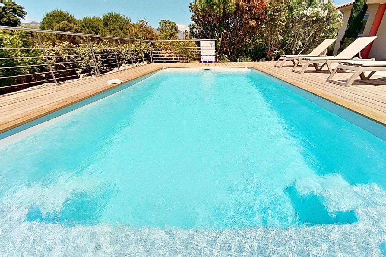 Villas Cala Corsa - 3 chambres piscine partagée chauffée - Cala Rossa Porto-Vecchio - Villas entièrement Climatisées - Internet gratuit in Cala Rossa, Lecci