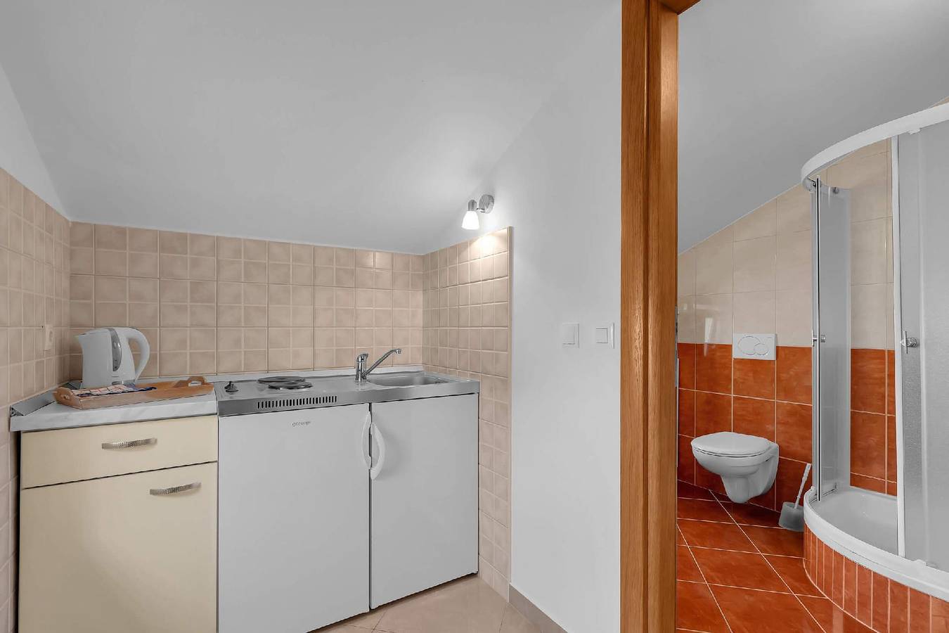 Ganze Ferienwohnung, Kiefer Vordach Studio A10 in Brela, Makarska Riviera