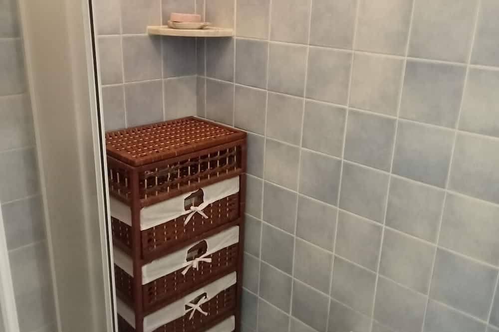Holiday Home 'Casetta Esmeralda' with Sea View, Private Terrace and Wi-Fi in Tortora Marina, Tortora