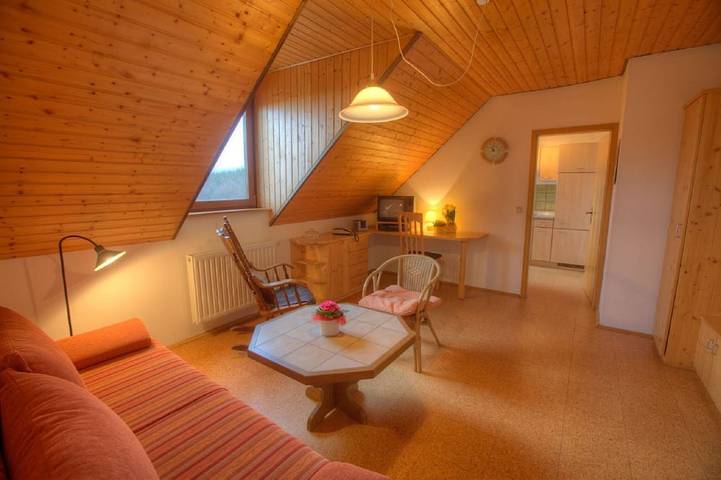 Ferienwohnung für 3 Personen, mit Balkon und Garten sowie Sauna in Sulzfeld