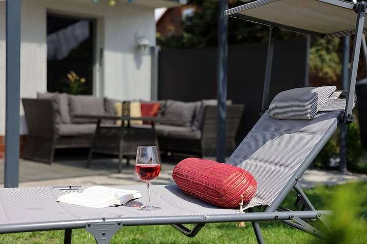 Bungalow für 2 Personen, mit Garten und Terrasse, mit Haustier