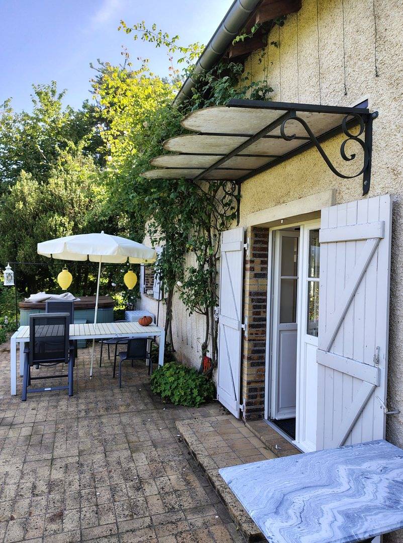 Gîte La Cour Cachée in Saulx-lès-Champlon, Verdun