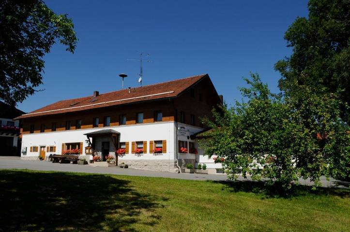 Ferienhaus, mit Balkon und Terrasse sowie Garten und Sauna in Achslach - 3