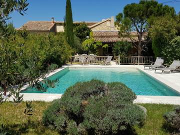 Cottage pour 11 personnes, avec terrasse et piscine à Séguret