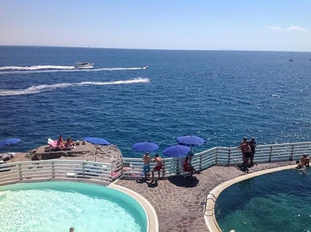 Casa vacanza per 5 persone, con panorama e giardino nonché piscina e piscina per bambini - 1