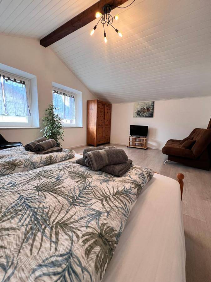 Ferienwohnung für 4 Personen, mit Garten und Ausblick in Girlan