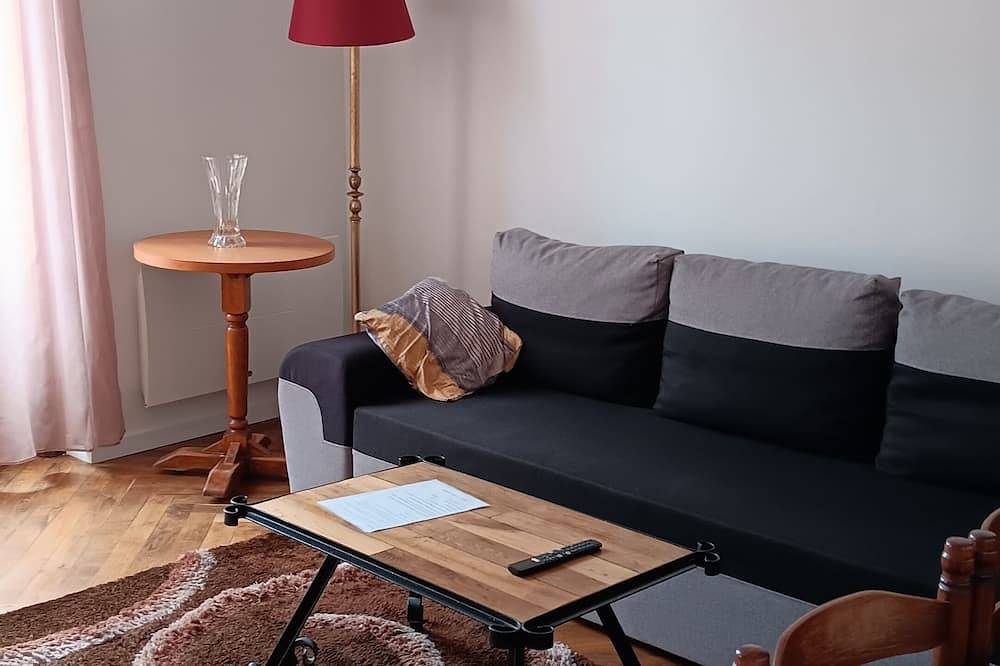 Appartement entier, Appartement  rénové classé 3 étoiles avec terrasse idéal pour 4  personnes. in Guilvinec, Région de Quimper