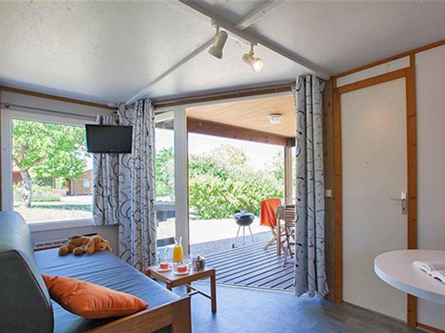 Camping Soleil Plage - Chalet 5 persons - Chalet | Classic | 2 Bedrooms | 4/5 Pers | Air conditioning | Tv in Vitrac, Périgord Noir