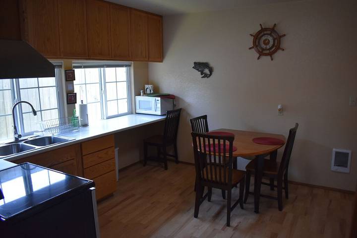 Vacation rental for 5 people, with hot tub and yard as well as terrace in Oregon