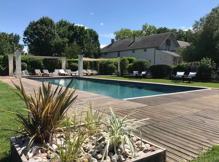 Gîte pour 30 personnes, avec jardin ainsi que piscine et terrasse, animaux acceptés à Garrevaques