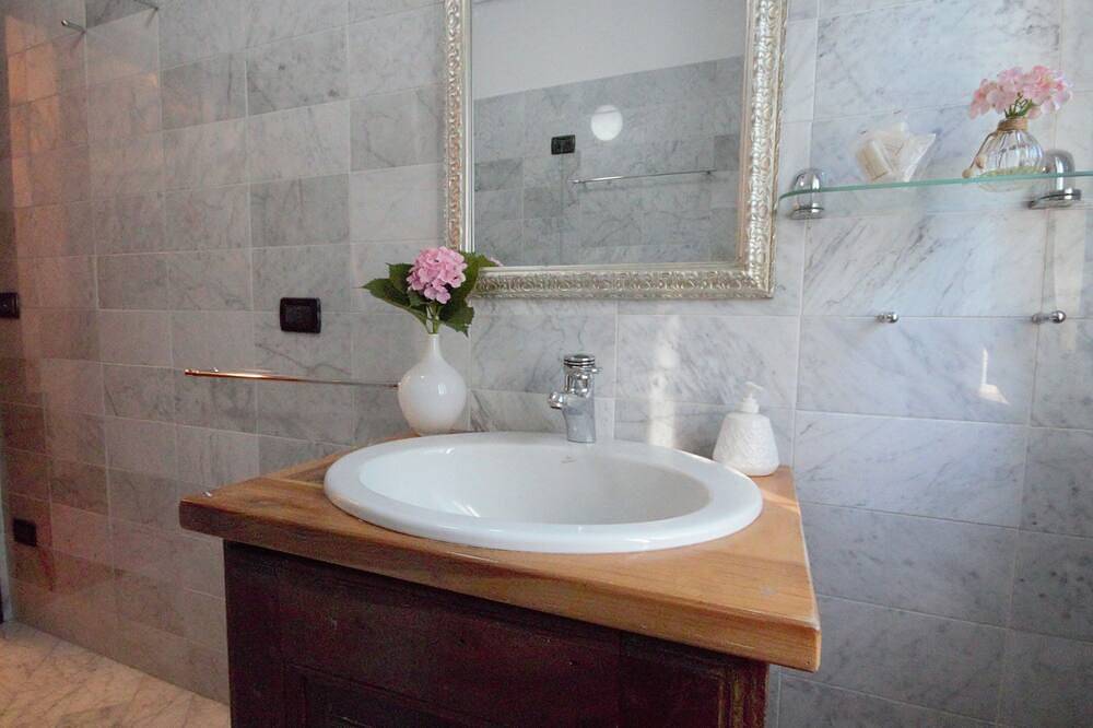 Ganze Wohnung, Il Borgo I , lake view sleeps 5 ... in Cremia, Gemeinde Cremia