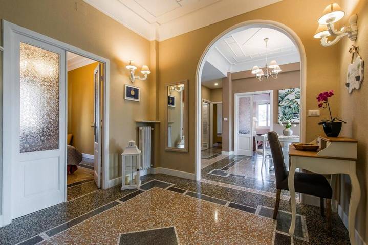 Loft per 9 persone, con Balcone e Terrazza nonché Piscina e Panorama a Rapallo