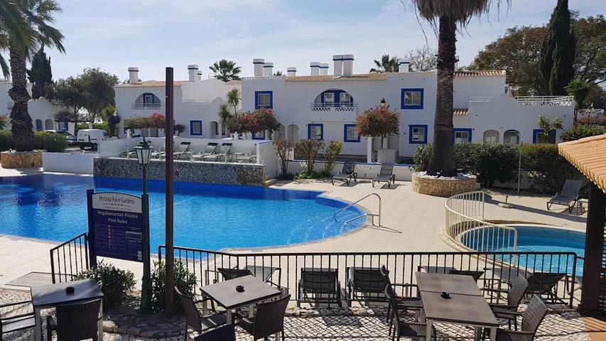 Hôtel pour 3 personnes, avec sauna et jardin ainsi que bassin pour enfant et piscine, adapté aux familles