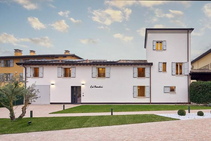 Chambre d’hôte pour 2 personnes, avec Terrasse ainsi que Jardin et Vue à Maranello