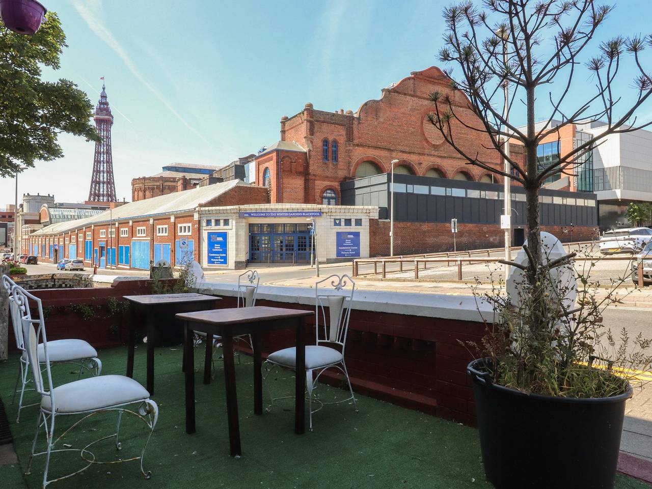 Entire apartment, Luxury Winter Gardens Apartment 2 in Blackpool Pleasure Beach, North West England