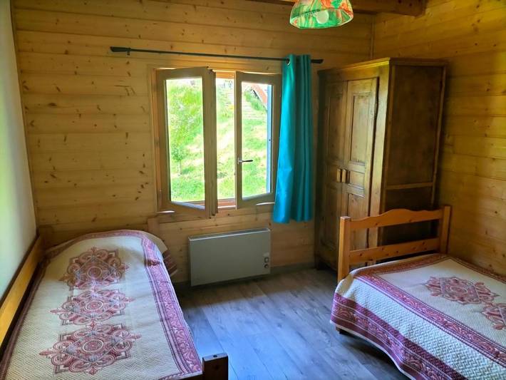 Gîte pour 4 personnes, avec vue ainsi que jardin et terrasse à Villar-d'Arêne - 3
