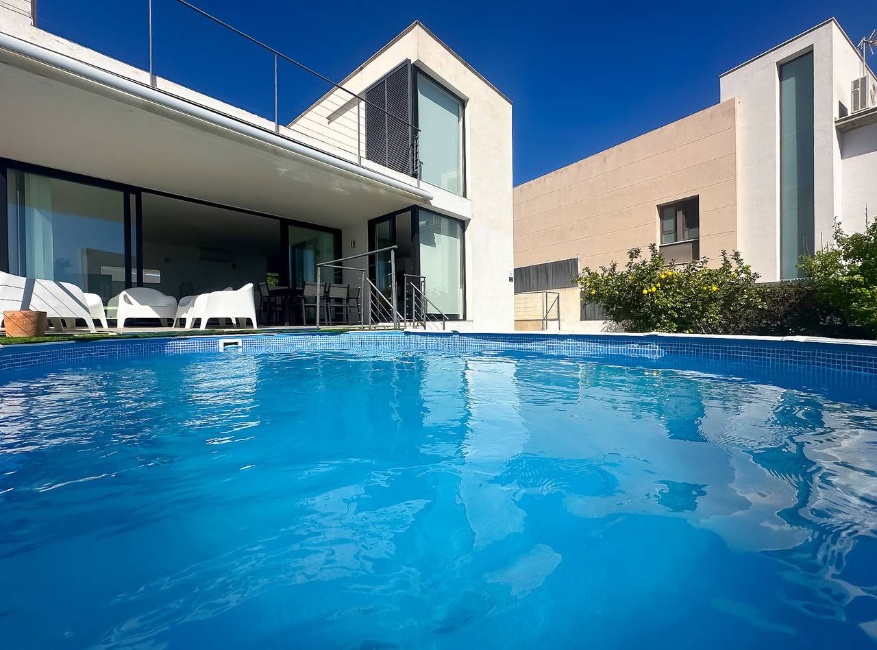 Ganze Wohnung, Moderna Villa con piscina en Palma de Mallorca in Son Serra-La Vileta, Palma