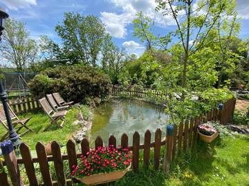 Gîte pour 6 personnes, avec jardin à Houyet