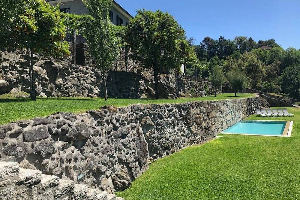 Peneda Geres Quinta Parque Nacional Unterkünfte beheizt Poolbereich in Britelo, Viana do Castelo Distrikt