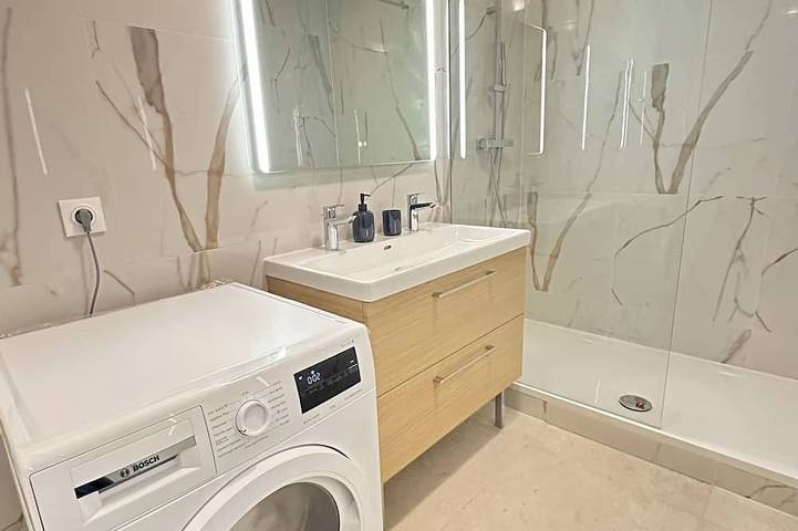 Appartement entier, Appartement rénové 2 chambres, 6 couchages Parking gratuit 10 min Orly in Athis-Mons, Essonne