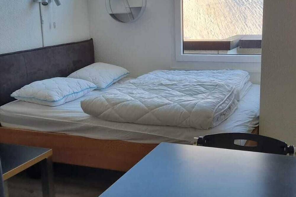 Ganze Wohnung, 1 Zimmer Wohnung für 2 Personen mit Aussicht auf die Skipiste in Surses, Oberhalbsteiner Alpen