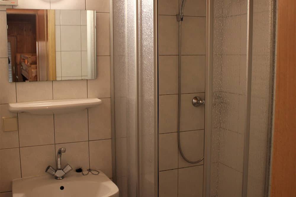 Familien-Bungalow mit Bad im Heide-Camp Colbitz in Colbitz, Elbe-Börde-Heide