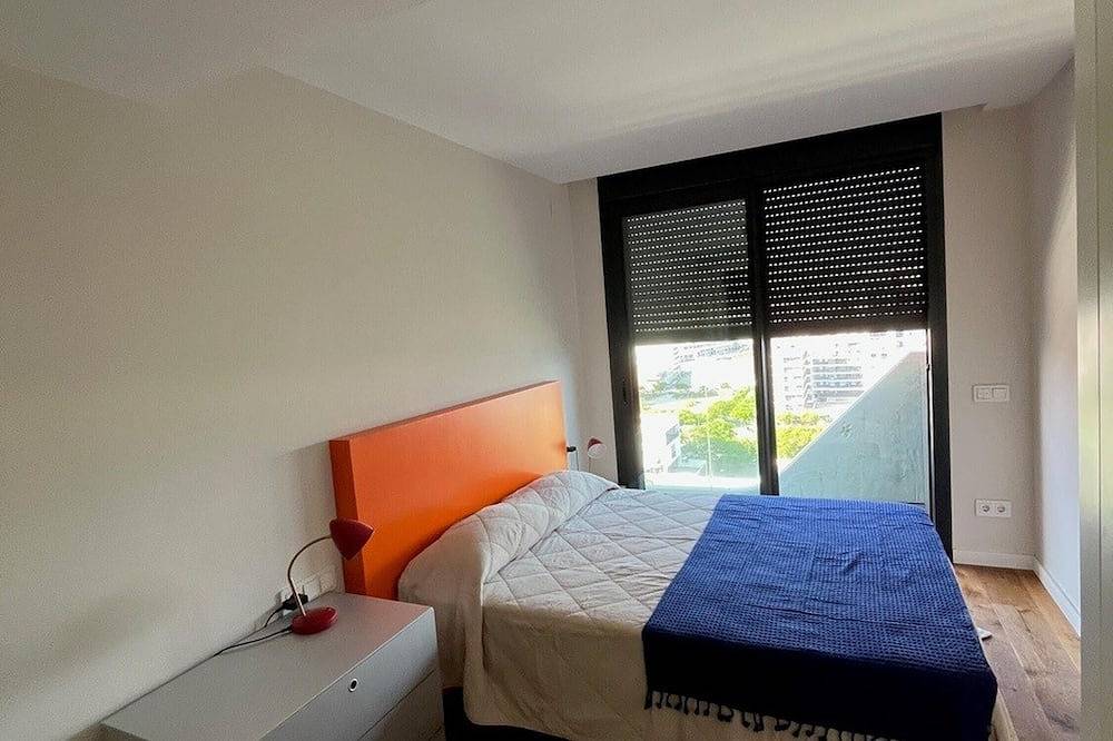 Apartamento entero, Apartamento con vistas al mar y piscina infinita, ideal para familias in Mataró, Costa del Maresme