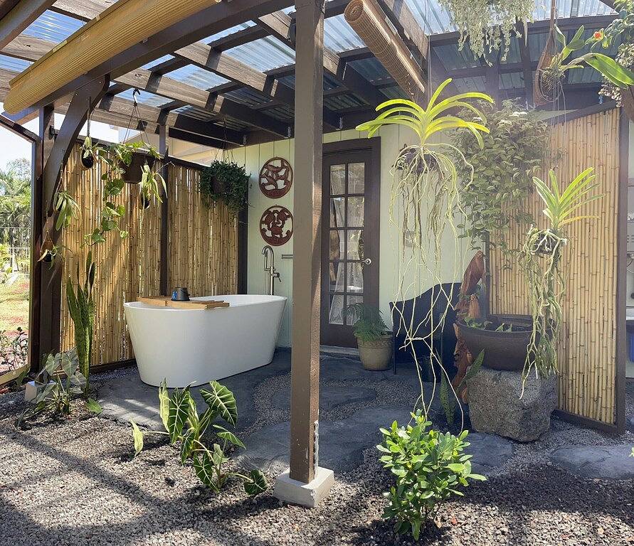 Hale Hapu’u. A unique Hawaiian experience. in Hawaiian Paradise Park, East Puna