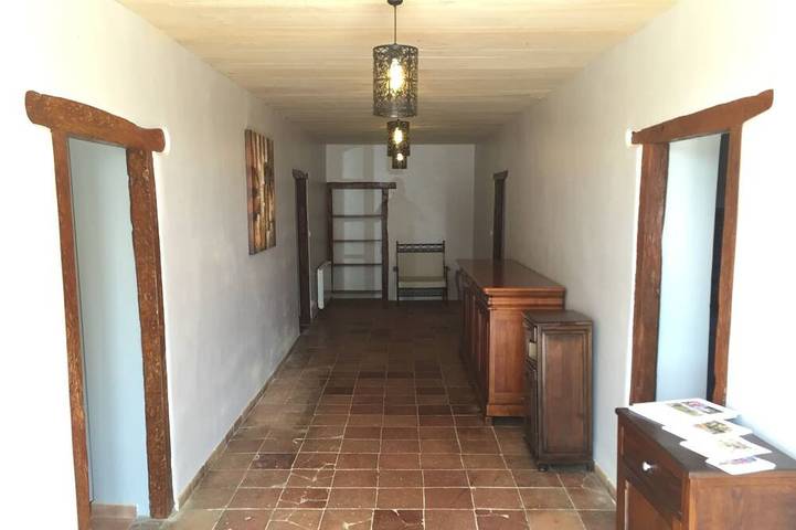 Gîte pour 4 personnes, avec jacuzzi et jardin