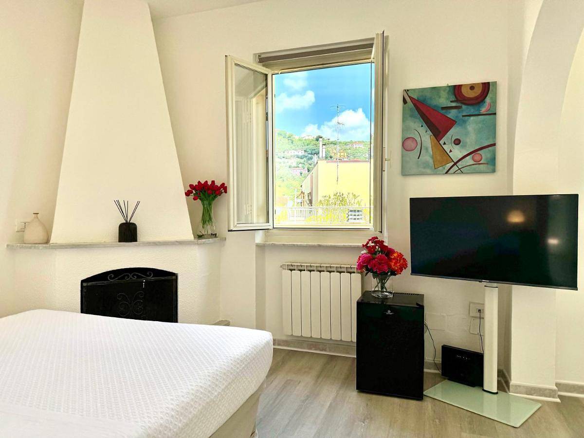 Farmer's rooms in La Spezia (By), La Spezia