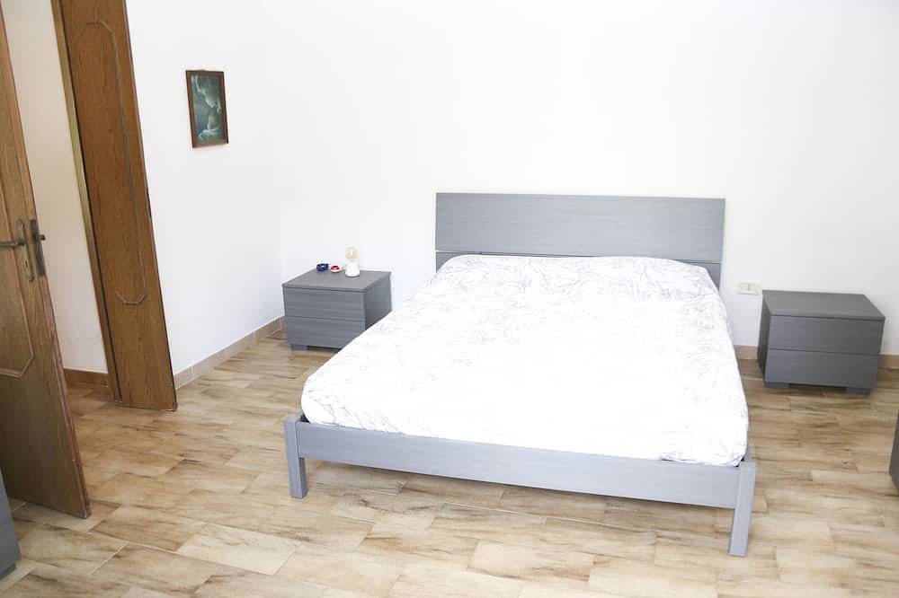 Ganze Wohnung, Villa Bona 1 with garden and outdoor shower in Specchiarica, Manduria