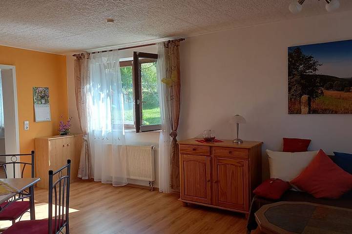 Ferienwohnung für 2 Personen, mit Balkon und Garten in Neuhaus am Rennweg - 3