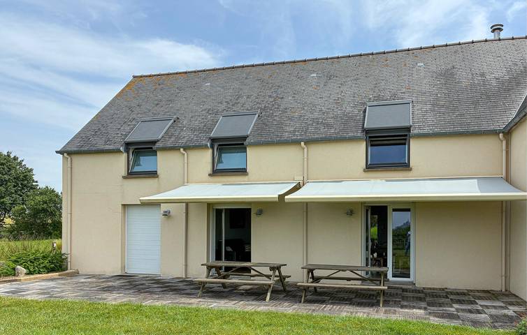 Location de vacances pour 8 personnes, avec terrasse et jardin à Huisnes-sur-Mer