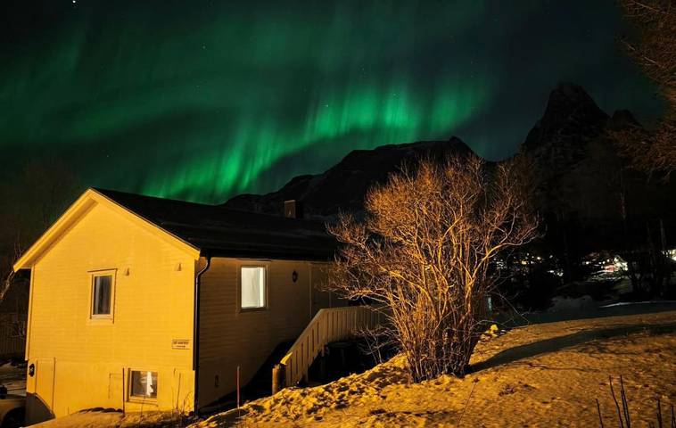 Gîte pour 5 personnes, avec jardin et vue dans Berg (Norvège)