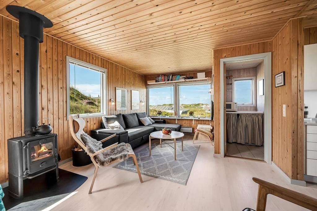 Dejligt Feriehus, beliggende 150 meter fra Vesterhavet. in Søndervig, Holmsland Klit
