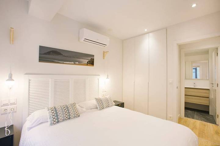 Apartamento entero, E1 Apartment With Balcony In San Marcial 33 in Kontxa hondartza - Playa de la Concha (San Sebastian), San Sebastián