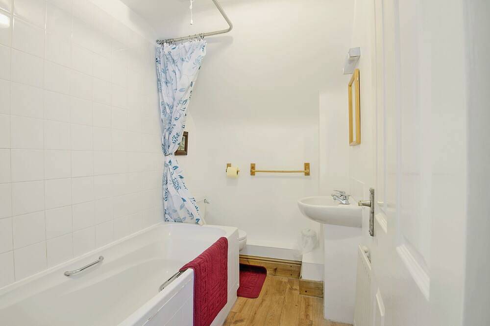 7 bedroom accommodation in Acton, near Langton Matravers in Dorset