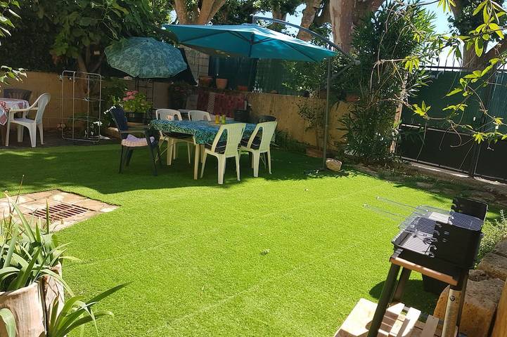 Ferienhaus für 6 Personen, mit Balkon und Garten