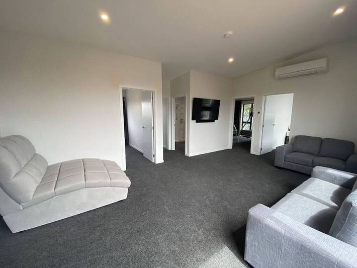 Holiday home for 15 people, with garden in Twizel