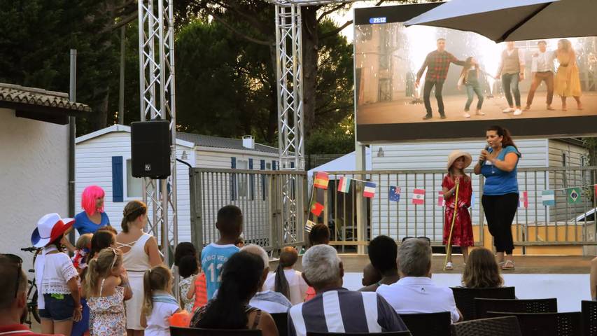 Camping für 10 Personen, mit Terrasse in Hérault - 3