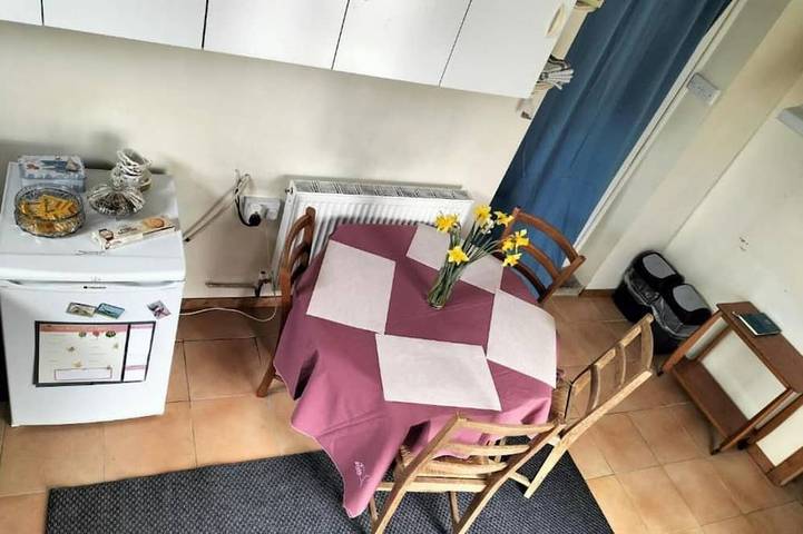 Chalet pour 4 personnes, avec Jacuzzi ainsi que Terrasse et Jardin