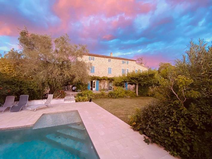 Appartement de vacances pour 6 personnes, avec terrasse ainsi que piscine et vue