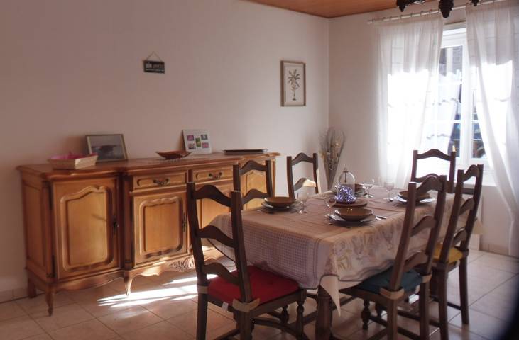Gîte pour 4 personnes, avec jardin à Saint-Coulomb - 3